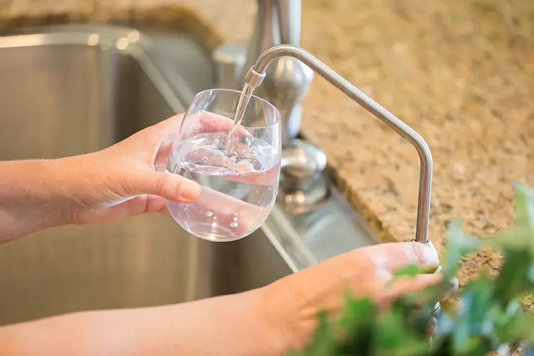 What to look for when buying ahome water filter